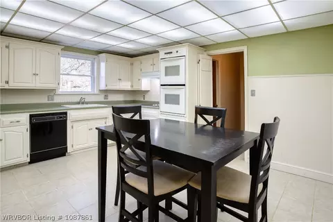 Kitchen - 6501 Bolton Rd, Fort Smith, AR 72903 photo 3 of 4