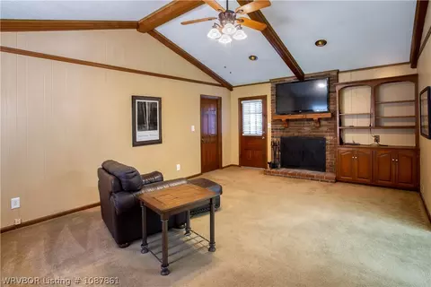 Living - 6501 Bolton Rd, Fort Smith, AR 72903 photo 2 of 4
