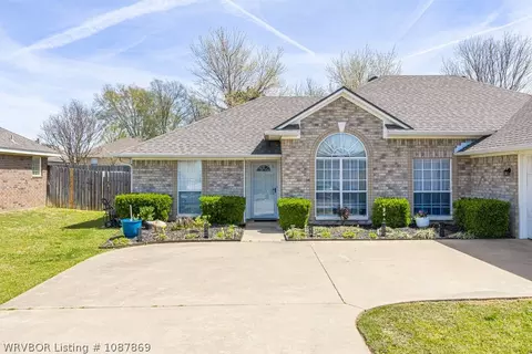 Exterior - 7215 Red Pine Dr, Fort Smith, AR 72916 photo 5 of 8