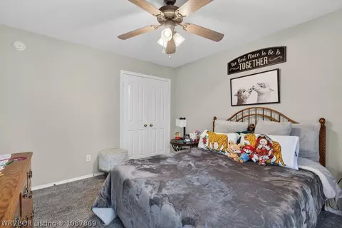 Bedroom - 7215 Red Pine Dr, Fort Smith, AR 72916 photo 6 of 8