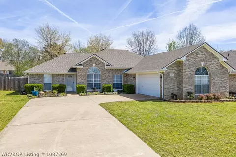 Exterior - 7215 Red Pine Dr, Fort Smith, AR 72916 photo 2 of 8