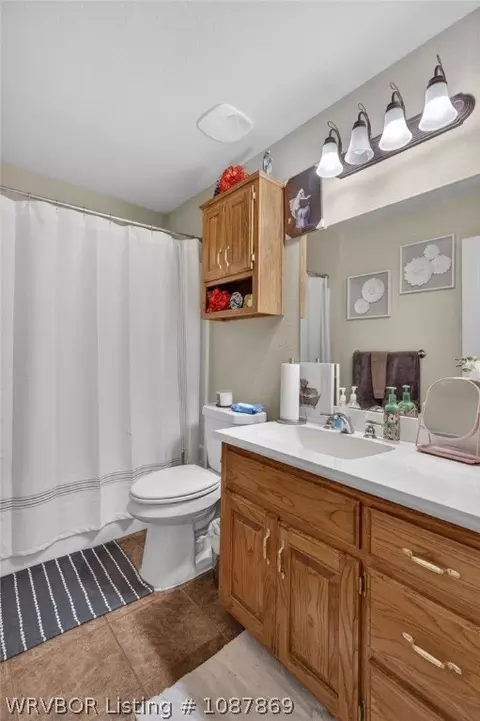 Bath - 7215 Red Pine Dr, Fort Smith, AR 72916 photo 2 of 2