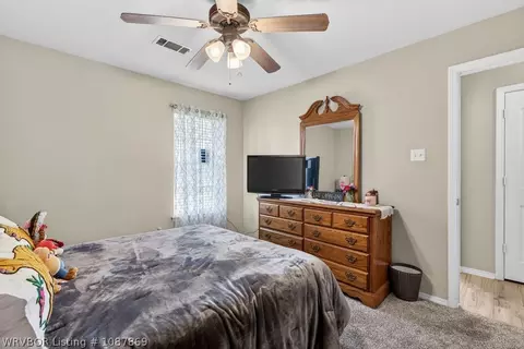 Bedroom - 7215 Red Pine Dr, Fort Smith, AR 72916 photo 5 of 8