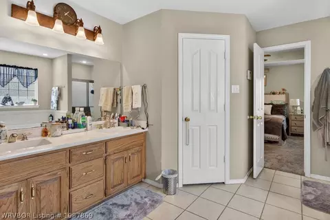 Entry Way - 7215 Red Pine Dr, Fort Smith, AR 72916 photo 2 of 2