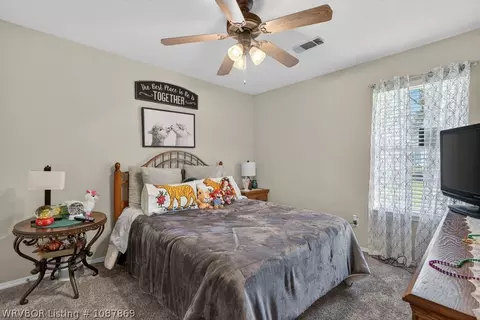 Bedroom - 7215 Red Pine Dr, Fort Smith, AR 72916 photo 4 of 8