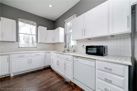 Kitchen - 1109 33rd St, Fort Smith, AR 72904 photo 2 of 3