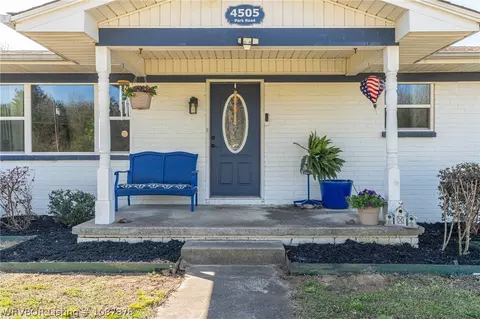 Exterior - 4505 Park Rd, Lavaca, AR 72941 photo 2 of 6