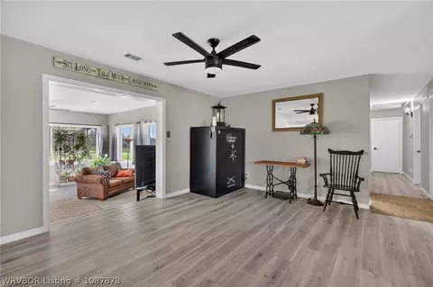 Entry Way - 4505 Park Rd, Lavaca, AR 72941 photo 2 of 2