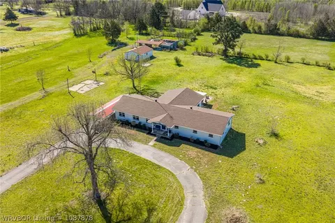 4505 Park Rd, Lavaca, AR 72941