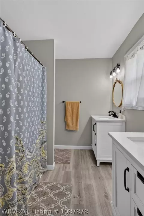 Bath - 4505 Park Rd, Lavaca, AR 72941 photo 3 of 4