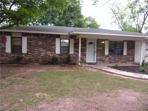 Exterior - 205 S 30th St, Ozark, AR 72949 photo 3 of 11