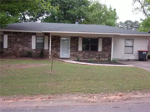 Exterior - 205 S 30th St, Ozark, AR 72949 photo 2 of 11