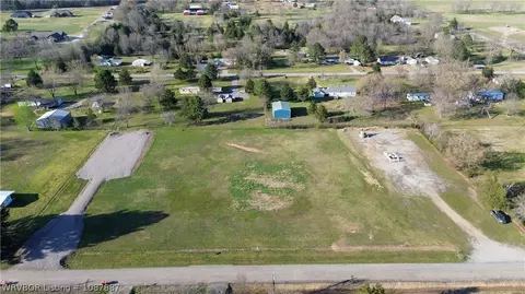 5105 Country Aire Loop, Hackett, AR 72937