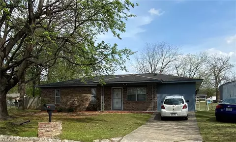 102 N 36th St, Van Buren, AR 72956