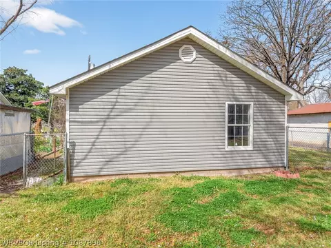 Exterior - 3114 Oak Grove St, Fort Smith, AR 72904 photo 10 of 12