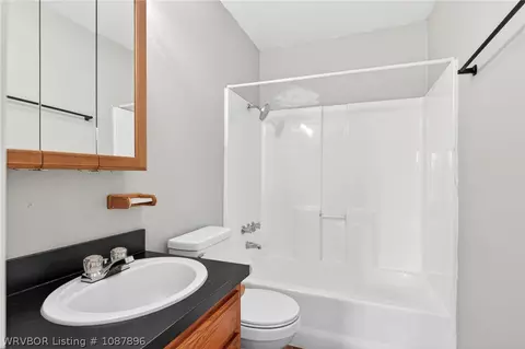Bath - 3114 Oak Grove St, Fort Smith, AR 72904 photo 4 of 4