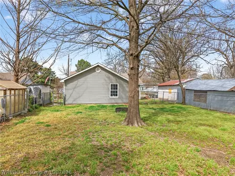 Exterior - 3114 Oak Grove St, Fort Smith, AR 72904 photo 3 of 12