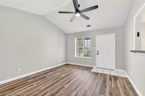 Living - 3114 Oak Grove St, Fort Smith, AR 72904 photo 1 of 2