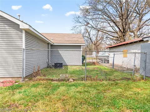 Exterior - 3114 Oak Grove St, Fort Smith, AR 72904 photo 6 of 12