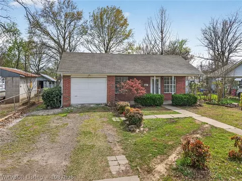 Exterior - 3114 Oak Grove St, Fort Smith, AR 72904 photo 2 of 12