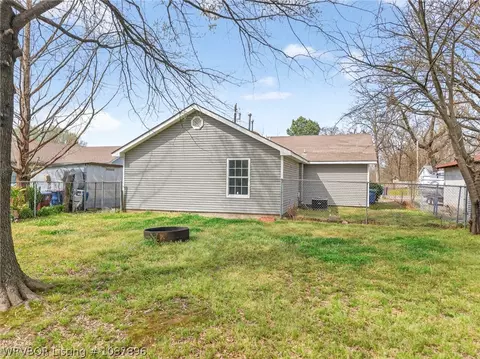 Exterior - 3114 Oak Grove St, Fort Smith, AR 72904 photo 5 of 12