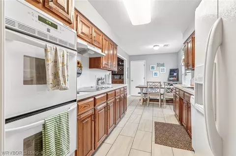 Kitchen - 2617 Roxbury Ln, Fort Smith, AR 72908 photo 3 of 3