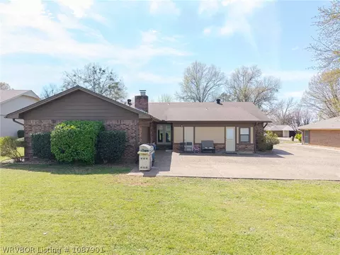 Exterior - 2617 Roxbury Ln, Fort Smith, AR 72908 photo 8 of 10