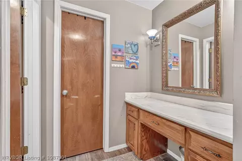 Bath - 2617 Roxbury Ln, Fort Smith, AR 72908 photo 1 of 3