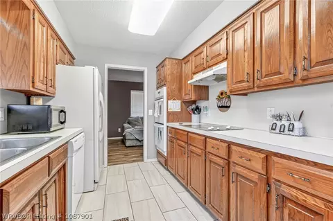 Kitchen - 2617 Roxbury Ln, Fort Smith, AR 72908 photo 2 of 3