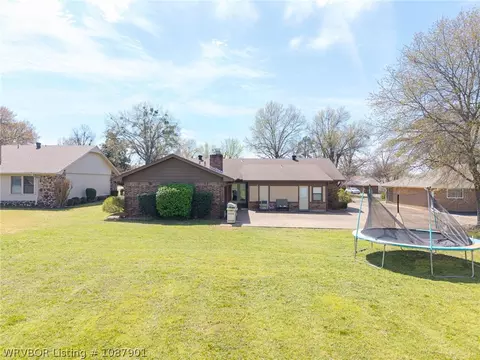 Exterior - 2617 Roxbury Ln, Fort Smith, AR 72908 photo 7 of 10