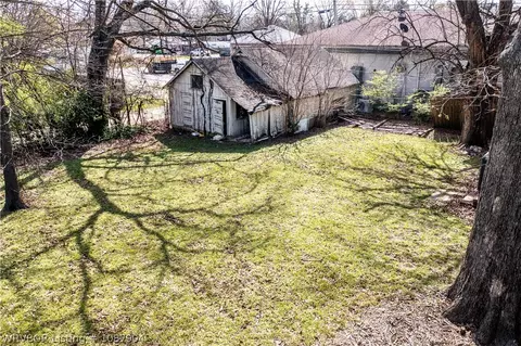 Exterior - 1004 33rd St, Fort Smith, AR 72904 photo 5 of 5