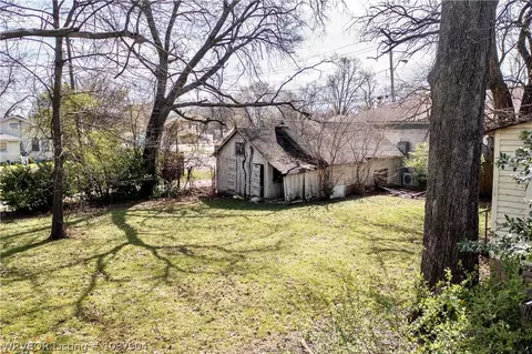 Exterior - 1004 33rd St, Fort Smith, AR 72904 photo 4 of 5