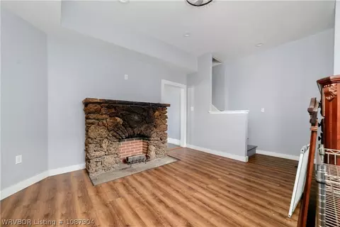 Living - 1004 33rd St, Fort Smith, AR 72904 photo 3 of 3