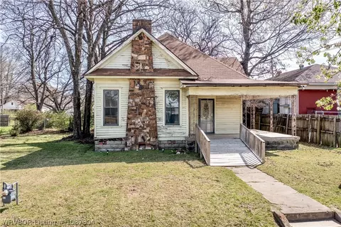 Exterior - 1004 33rd St, Fort Smith, AR 72904 photo 2 of 5