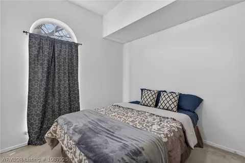 Bedroom - 633 Meadowbrook Dr, Alma, AR 72921 photo 5 of 7
