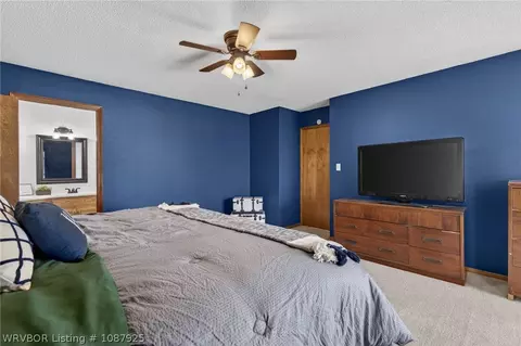 Bedroom - 633 Meadowbrook Dr, Alma, AR 72921 photo 2 of 7