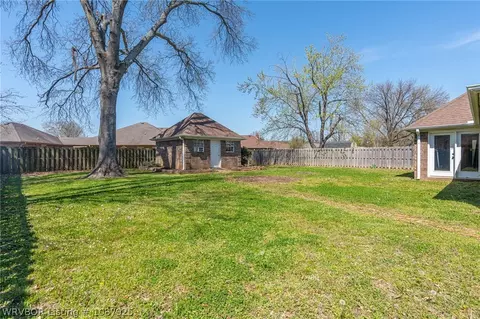 Exterior - 633 Meadowbrook Dr, Alma, AR 72921 photo 7 of 7
