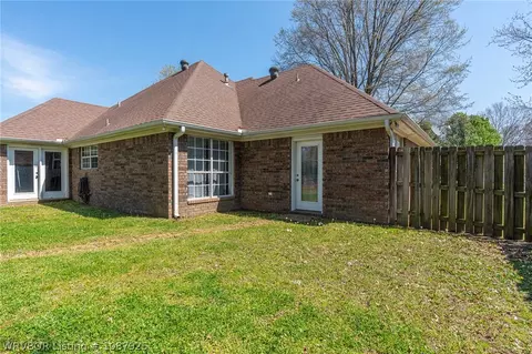 Exterior - 633 Meadowbrook Dr, Alma, AR 72921 photo 6 of 7