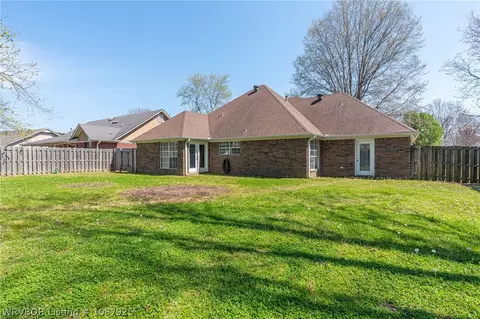 Exterior - 633 Meadowbrook Dr, Alma, AR 72921 photo 5 of 7