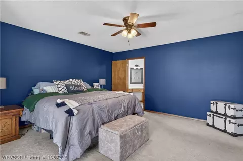 Bedroom - 633 Meadowbrook Dr, Alma, AR 72921 photo 3 of 7