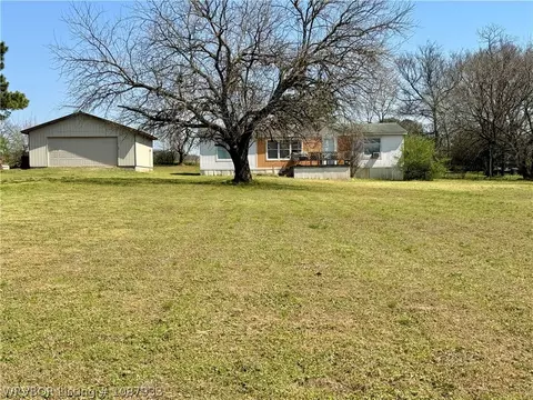 1401 E Northbrook Dr, Van Buren, AR 72956