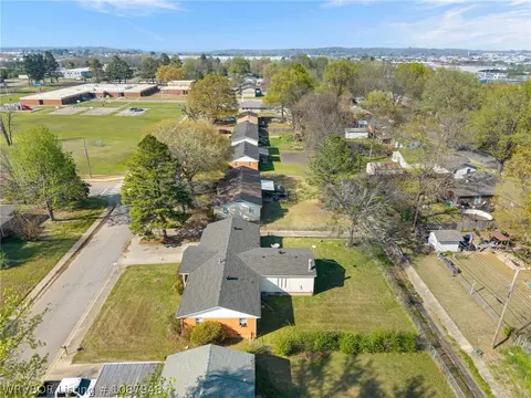View/Area - 8005 Holly Ave, Fort Smith, AR 72908 photo 4 of 6