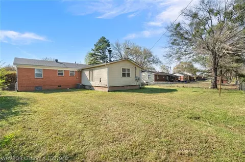 Exterior - 8005 Holly Ave, Fort Smith, AR 72908 photo 4 of 6