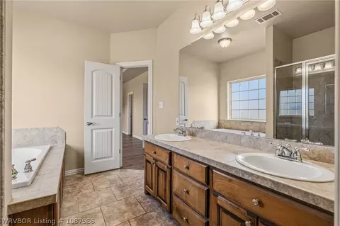 Bath - 12609 Marble Dr, Fort Smith, AR 72916 photo 2 of 2