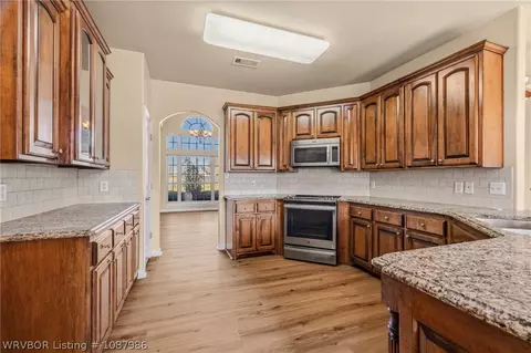 Kitchen - 12609 Marble Dr, Fort Smith, AR 72916 photo 2 of 4