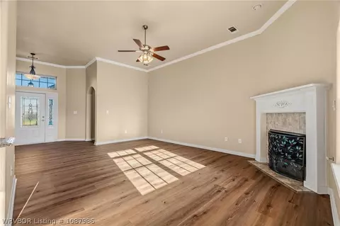 Living - 12609 Marble Dr, Fort Smith, AR 72916 photo 3 of 4
