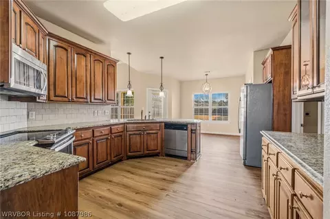 Kitchen - 12609 Marble Dr, Fort Smith, AR 72916 photo 3 of 4