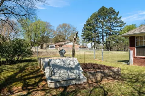 Exterior - 1809 Holt St, Lavaca, AR 72941 photo 3 of 3