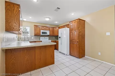 Kitchen - 1809 Holt St, Lavaca, AR 72941 photo 1 of 3