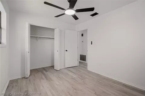 Bedroom - 9506 Berry Ln, Hackett, AR 72937 photo 1 of 3